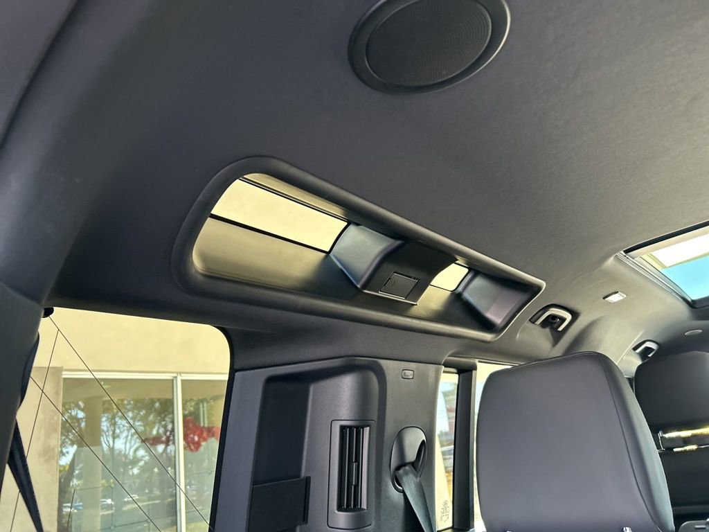 Used 2023 Land Rover Defender 110 X-Dynamic SE image 49