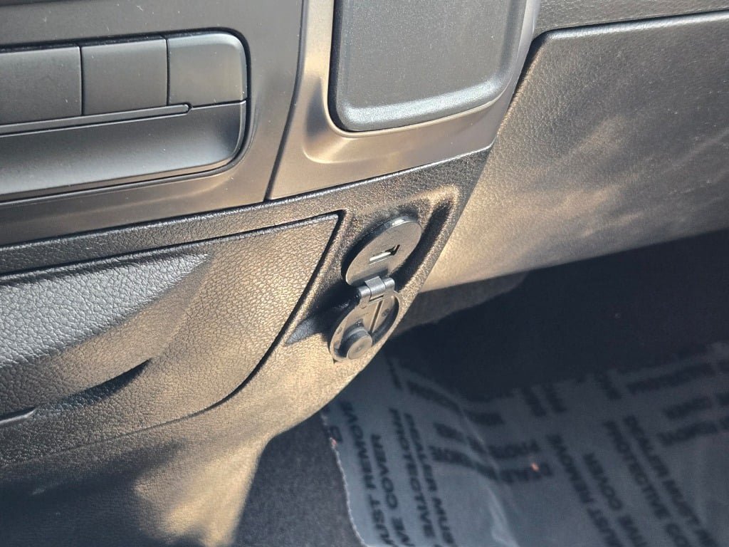 Used 2024 RAM 1500 Classic SLT AWD/4WD image 28