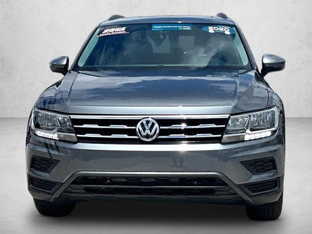 Used 2020 Volkswagen Tiguan SE w/ Panoramic Sunroof Package FWD image 3