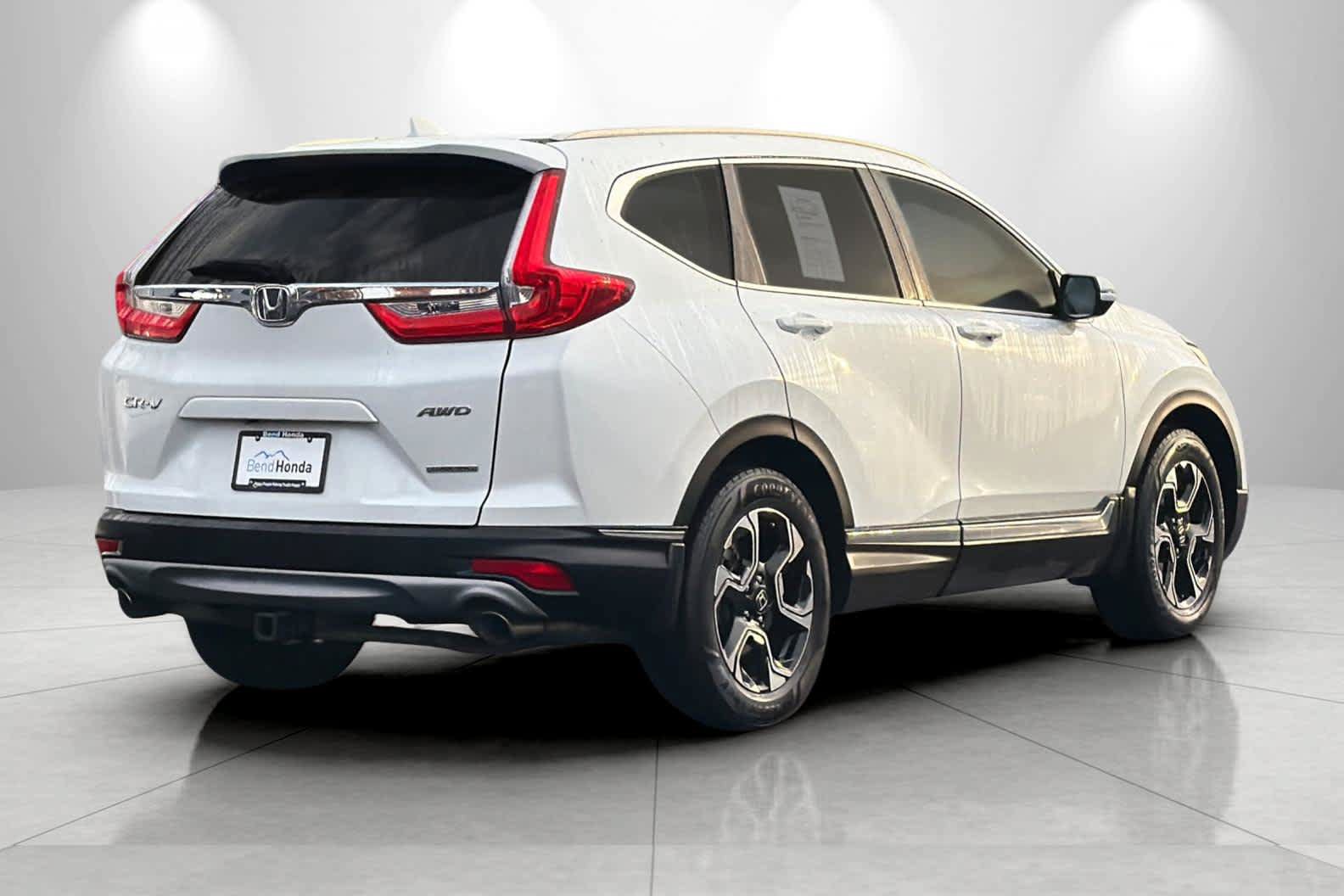 Used 2019 Honda CR-V Touring image 2
