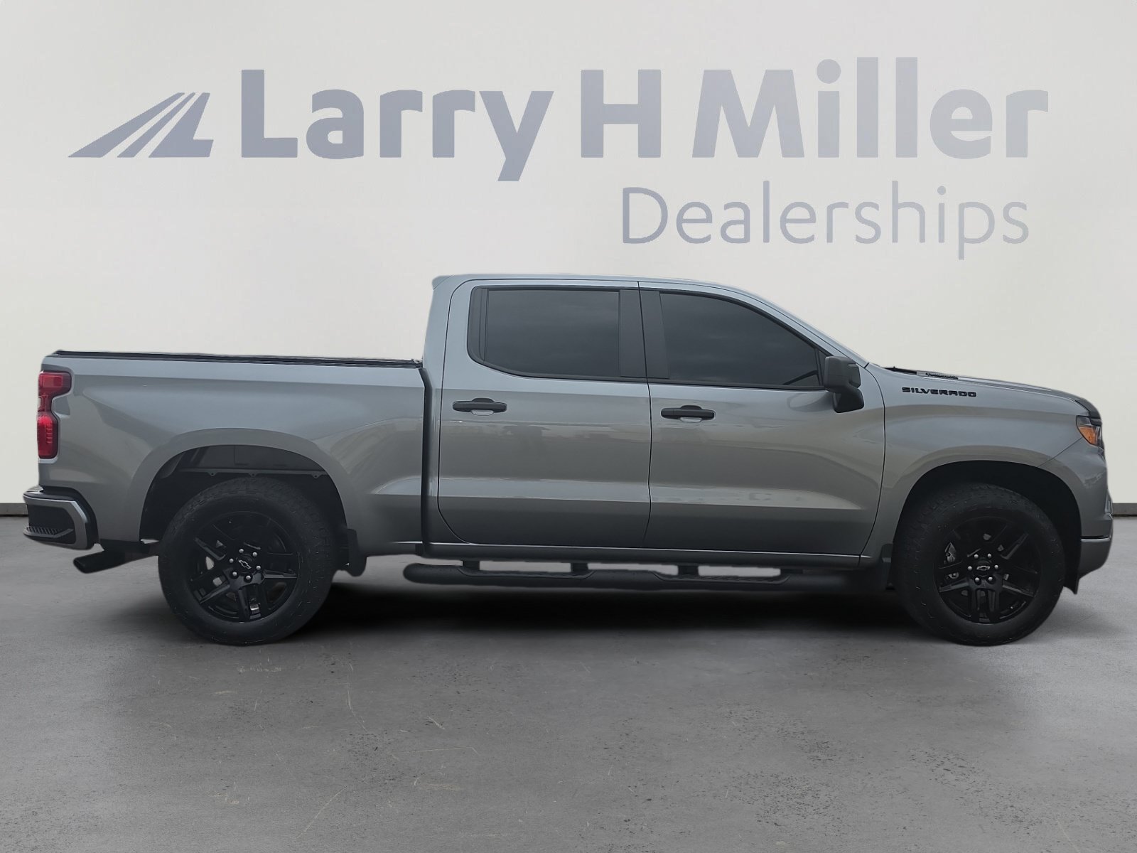 Used 2026 Chevrolet Silverado 1500 Custom w/ Turbomax Blackout Package RWD image 6