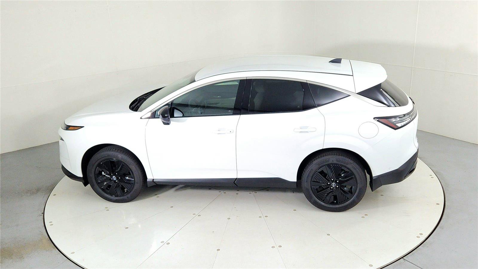Used 2025 Nissan Murano SV image 38