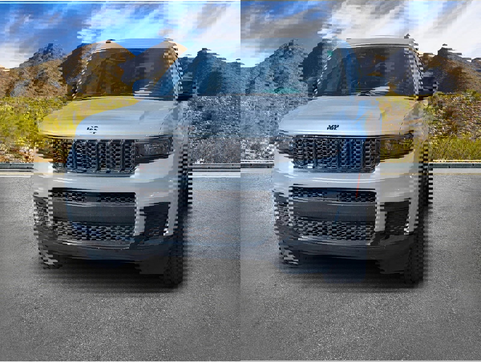 Used 2022 Jeep Grand Cherokee L Laredo image 2