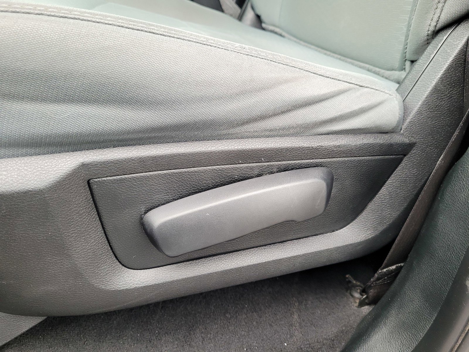 Used 2018 RAM 1500 Classic SLT AWD/4WD image 11