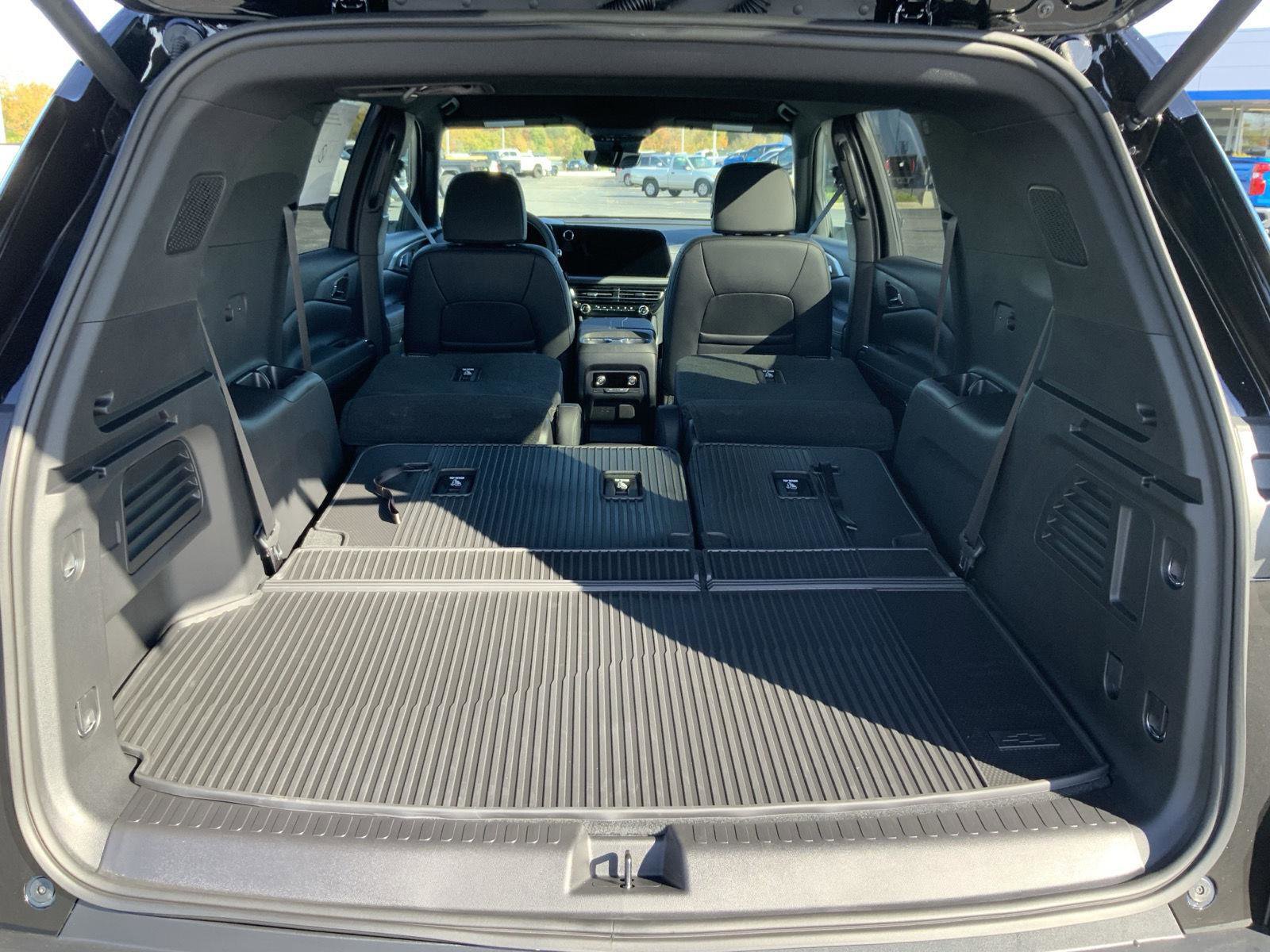 New 2026 Chevrolet Traverse LT w/ Driver Confidence Package image 14