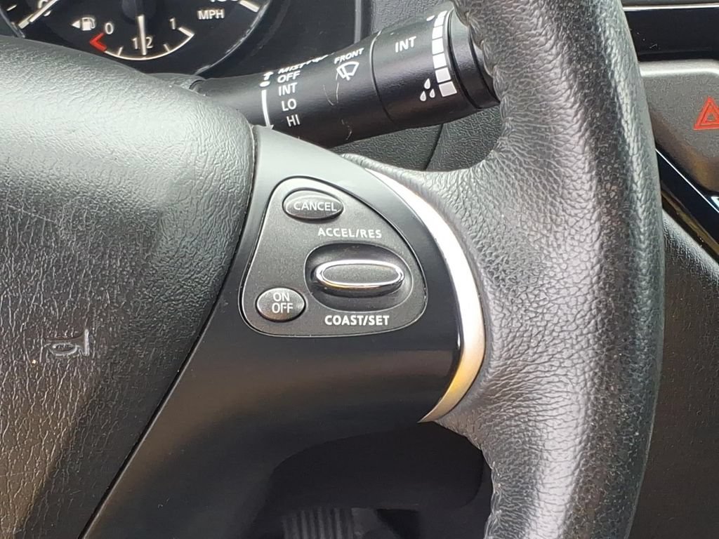 Used 2018 Nissan Pathfinder SV FWD image 20