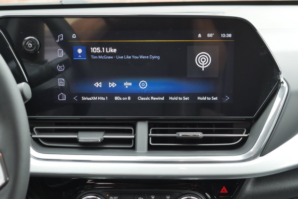 New 2026 Chevrolet Trax LT w/ Midnight Edition FWD image 18