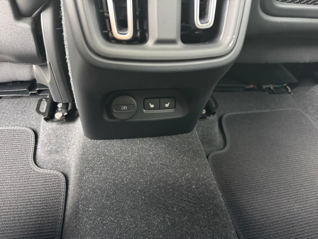 Certified 2023 Volvo XC40 B5 Plus w/ Climate Package AWD/4WD image 10
