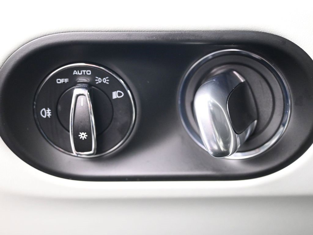 Certified 2023 Porsche Macan GTS image 24