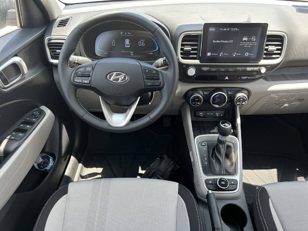 New 2026 Hyundai Venue SEL FWD image 18