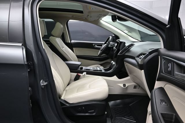 Used 2021 Ford Edge Titanium w/ Equipment Group 301A AWD/4WD image 28
