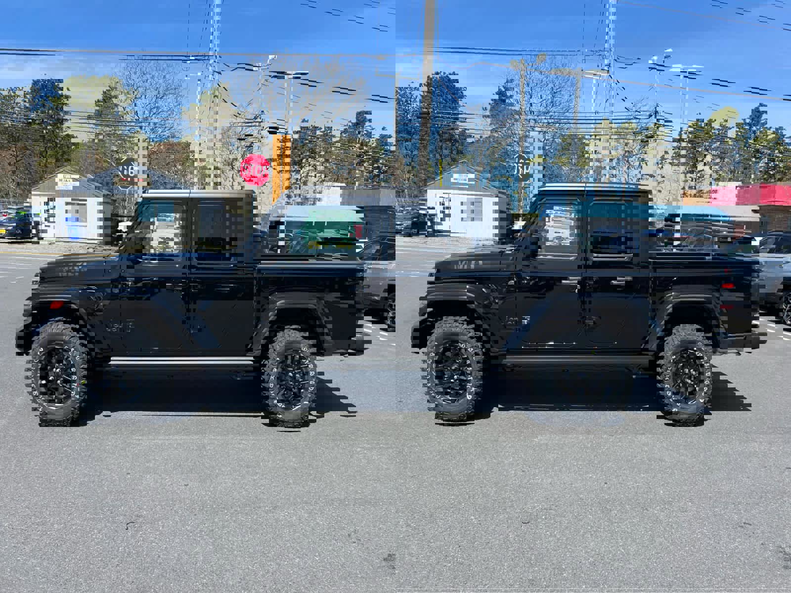 New 2025 Jeep Gladiator Sport image 4