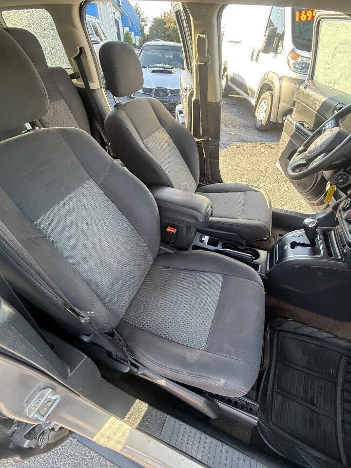 Used 2015 Jeep Patriot Sport w/ Power Value Group AWD/4WD image 11
