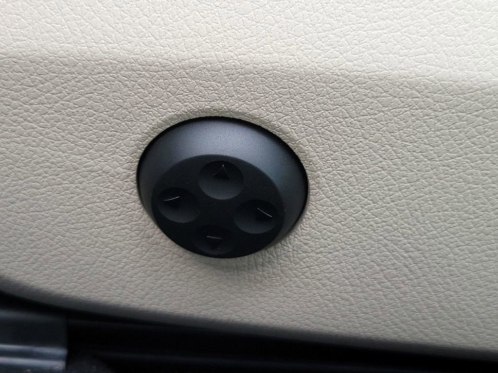 Used 2024 Mercedes-Benz CLE 450 4MATIC Cabriolet image 14