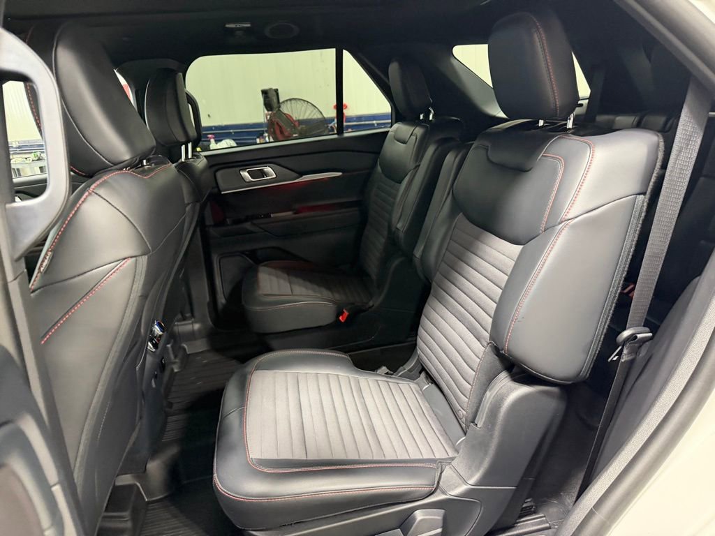 Certified 2025 Ford Explorer ST-Line w/ ST-Line Street Pack AWD/4WD image 12