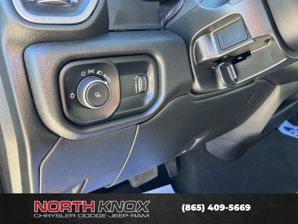 Used 2024 RAM 3500 Tradesman w/ Chrome Appearance Group image 7