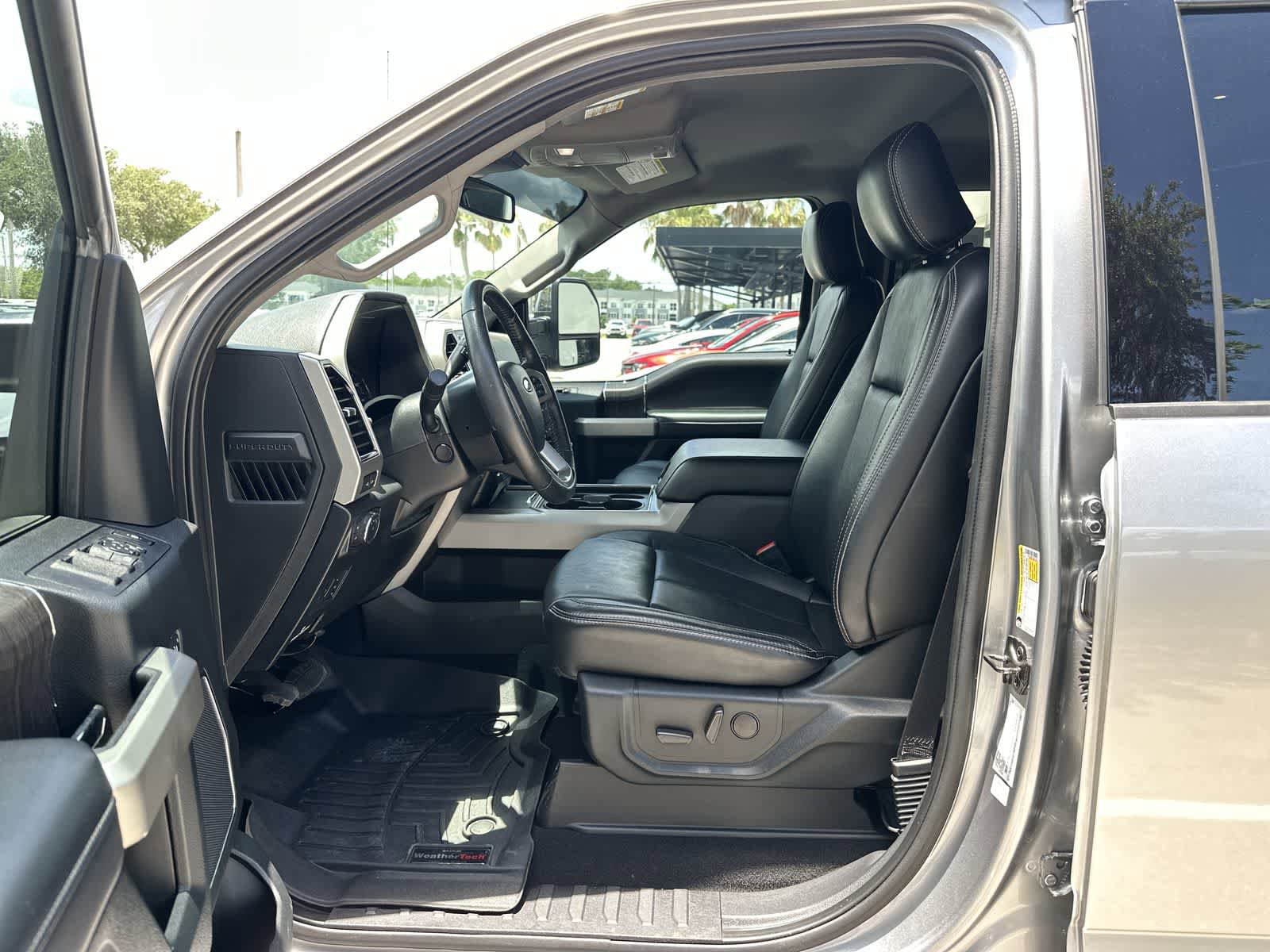 Used 2020 Ford F250 Lariat w/ Lariat Ultimate Package AWD/4WD image 2