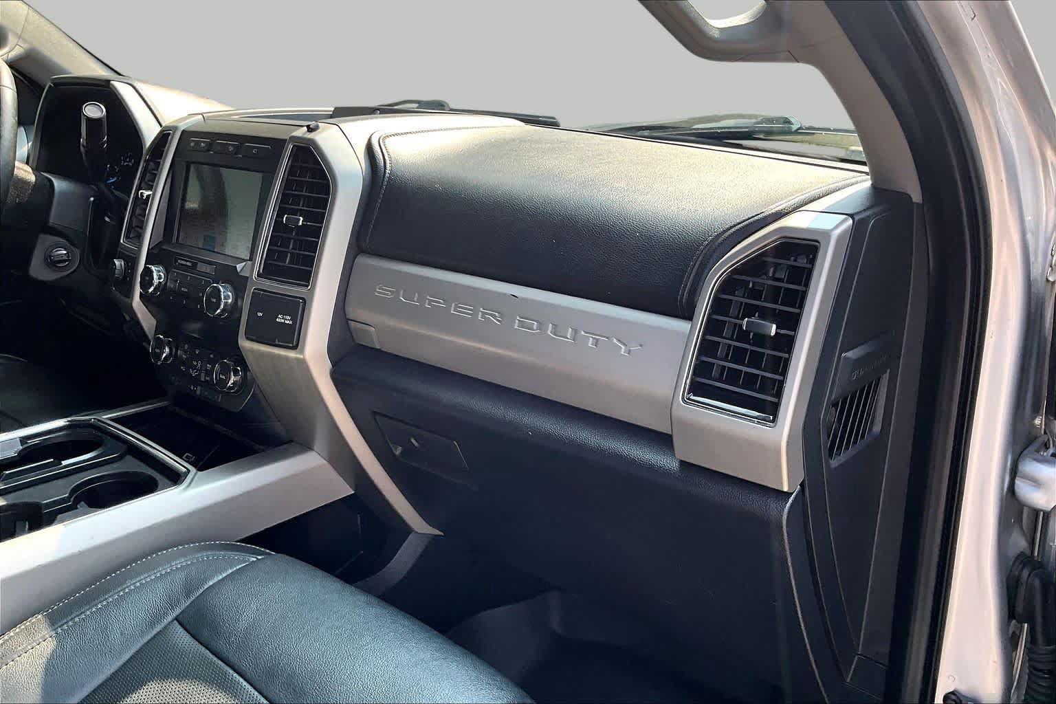 Used 2019 Ford F250 Lariat w/ Lariat Value Package AWD/4WD image 16