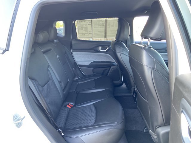 Used 2024 Jeep Compass Latitude image 13