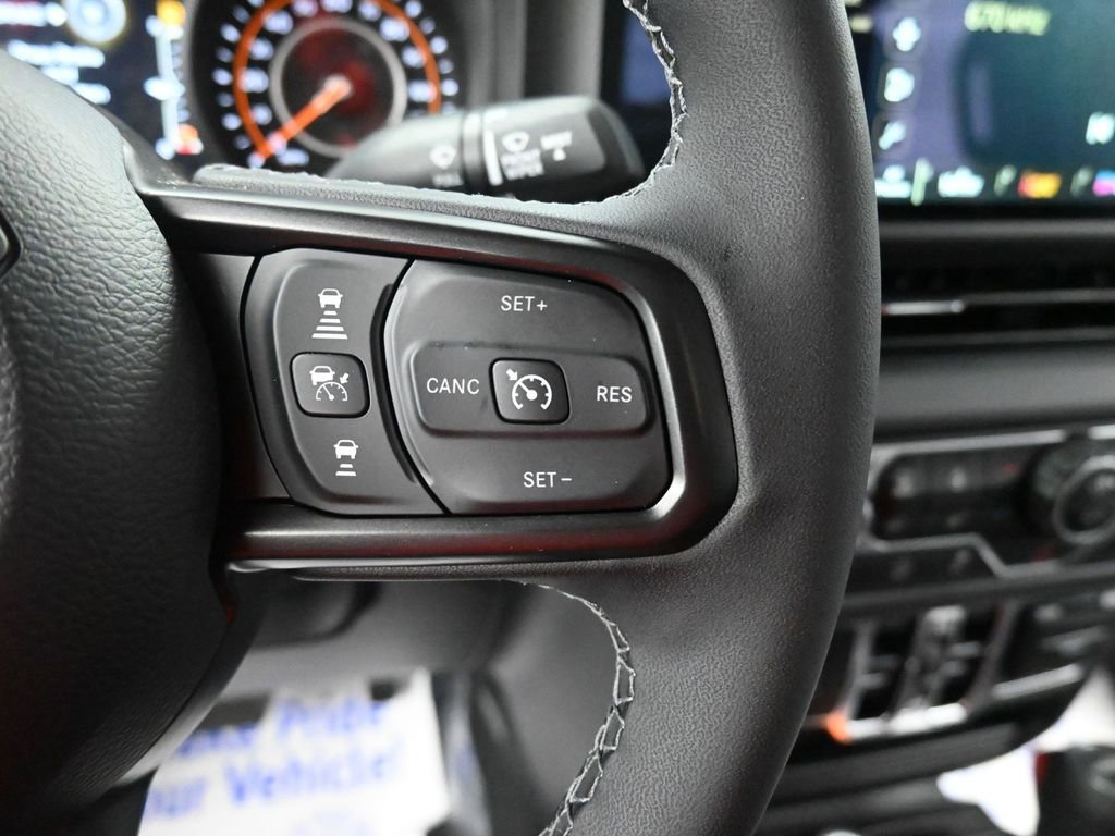 Used 2025 Jeep Gladiator High Tide image 32