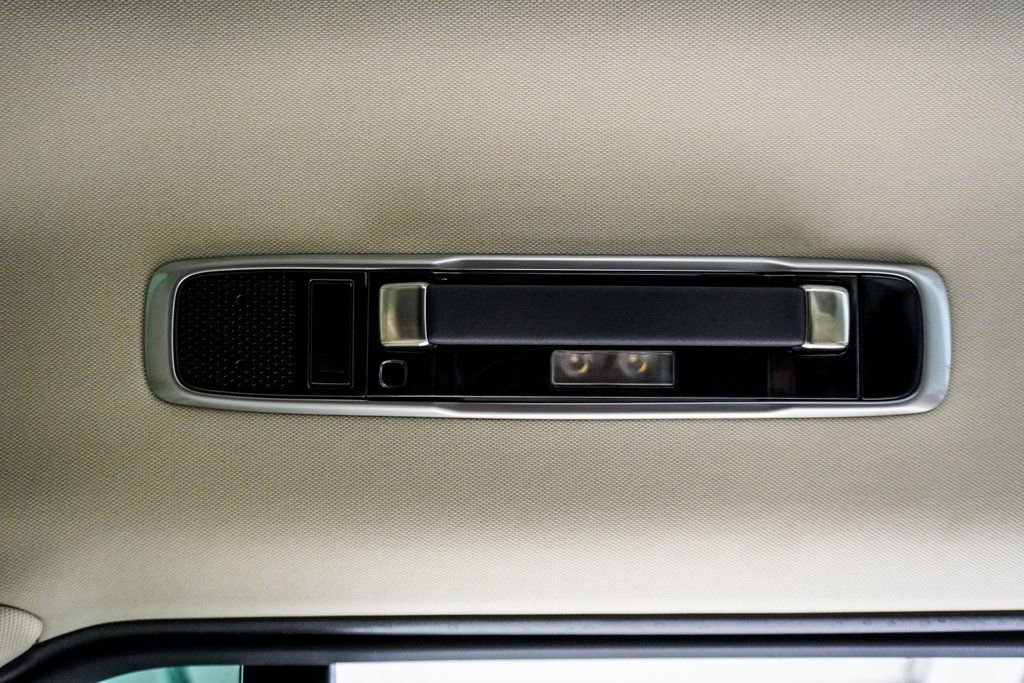 Used 2023 Land Rover Range Rover SE image 25