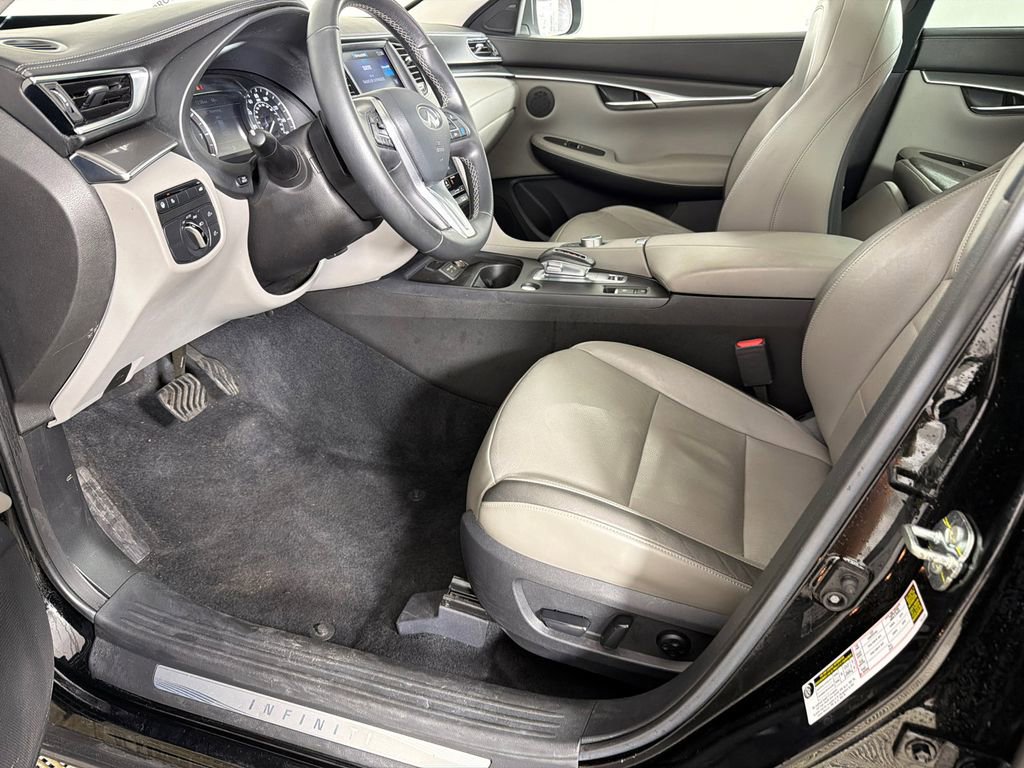 Used 2024 INFINITI QX50 Luxe image 10
