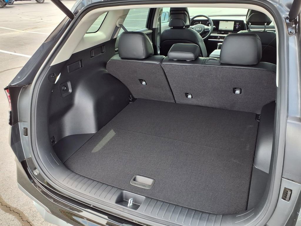 Used 2025 Kia Sportage SX image 31