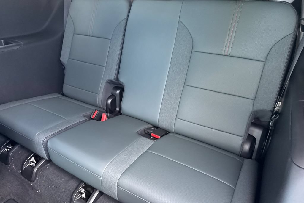 New 2027 GMC Acadia AT4 w/ Luxury Package AWD/4WD image 16