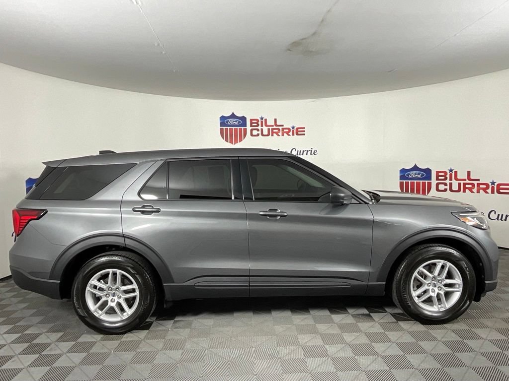 Certified 2026 Ford Explorer Active RWD image 2
