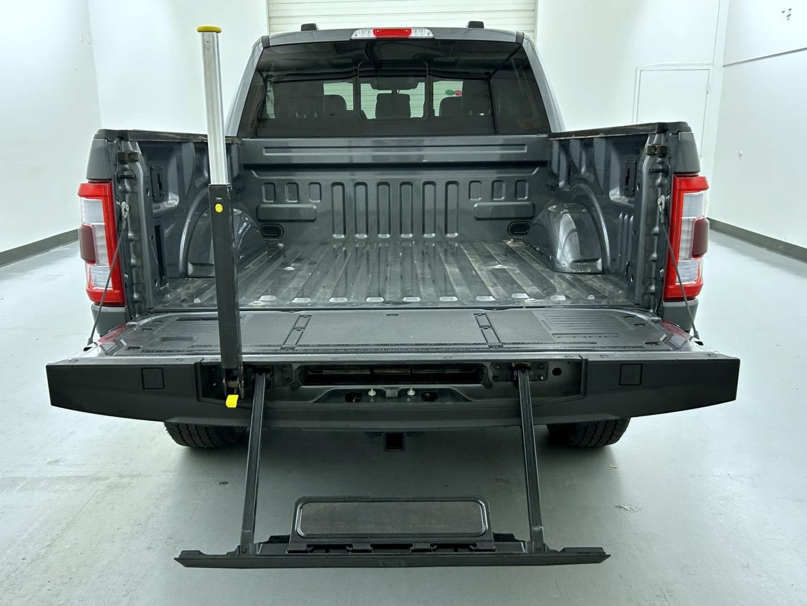 Used 2023 Ford F150 Lariat w/ Trailer Tow Package AWD/4WD image 22