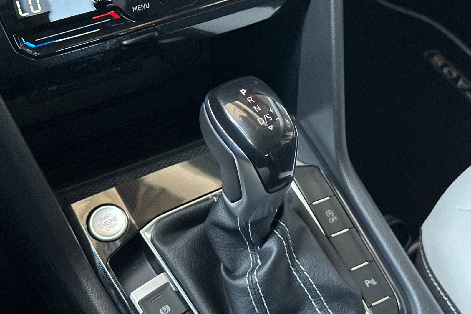 New 2026 Volkswagen Taos SE FWD image 19
