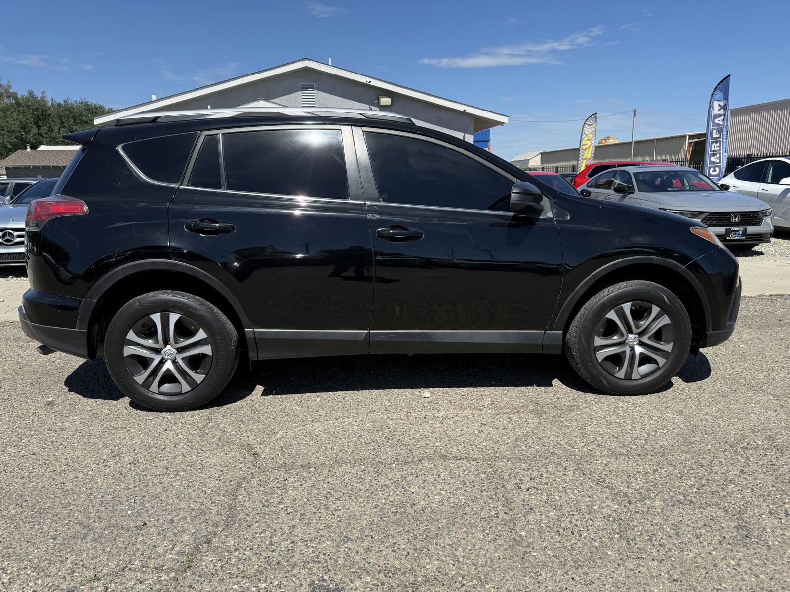 Used 2016 Toyota RAV4 LE image 7