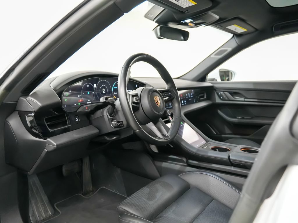 Used 2023 Porsche Taycan 4S w/ Performance Package image 4