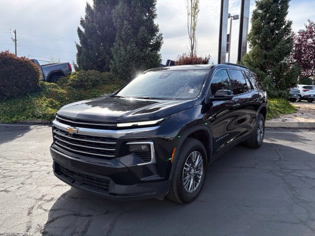 Used 2026 Chevrolet Traverse LT AWD/4WD image 1