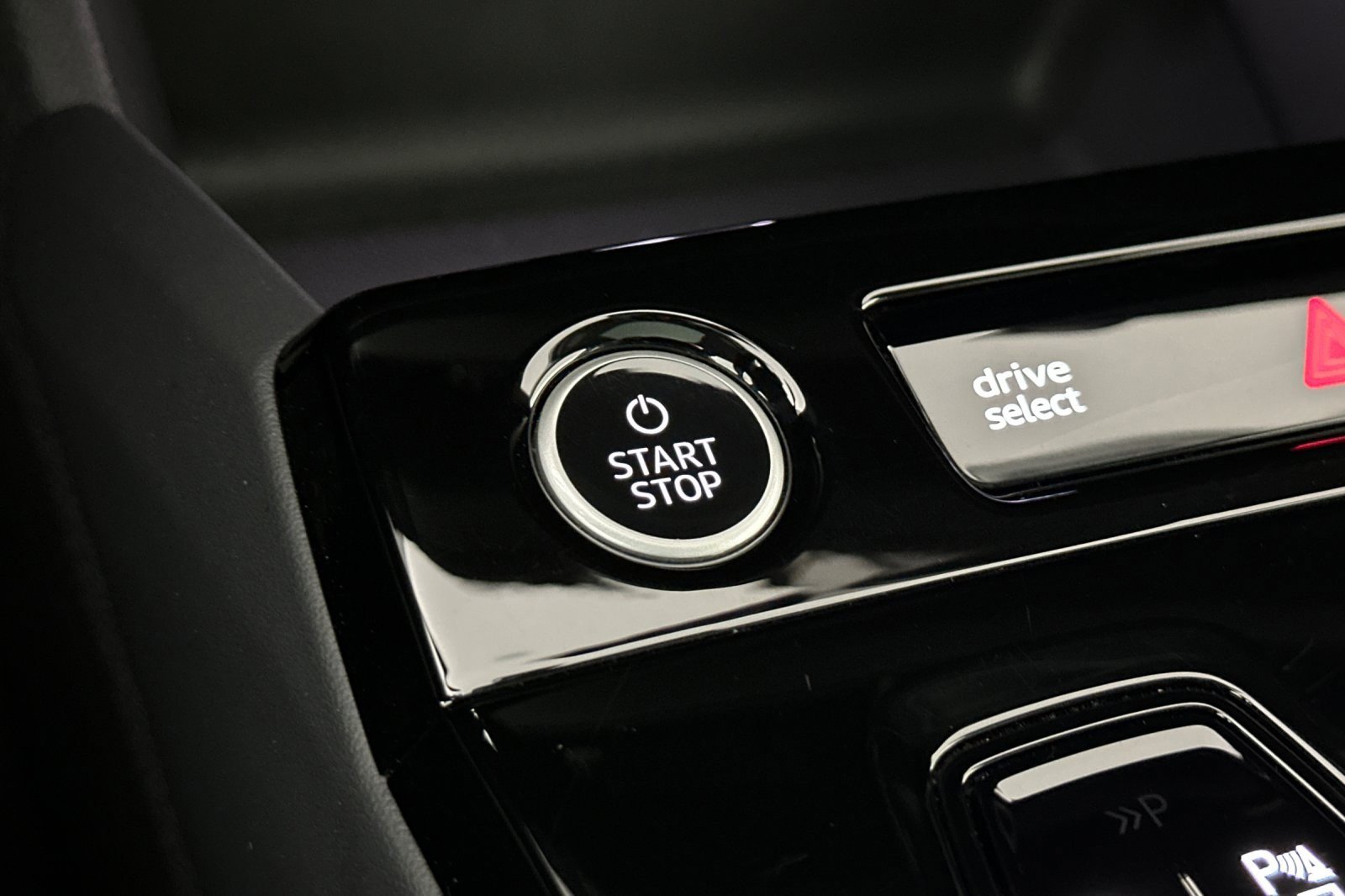 Used 2025 Audi Q6 e-tron Premium w/ Convenience Package image 22