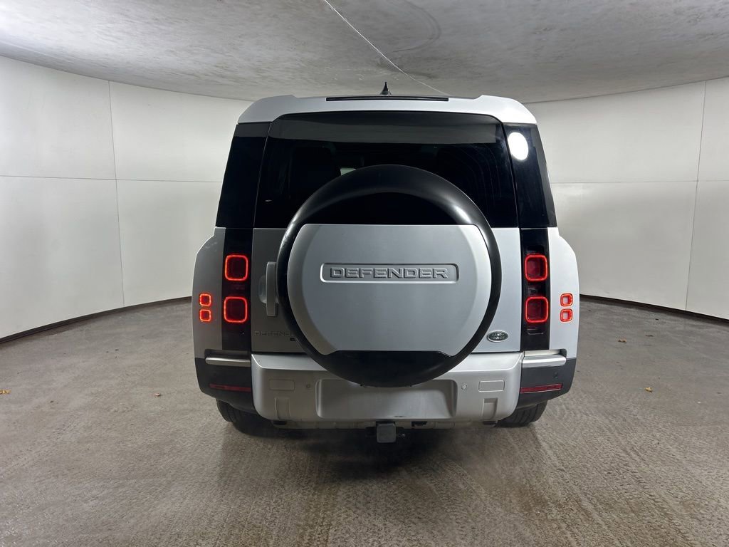 Used 2023 Land Rover Defender 130 SE image 6