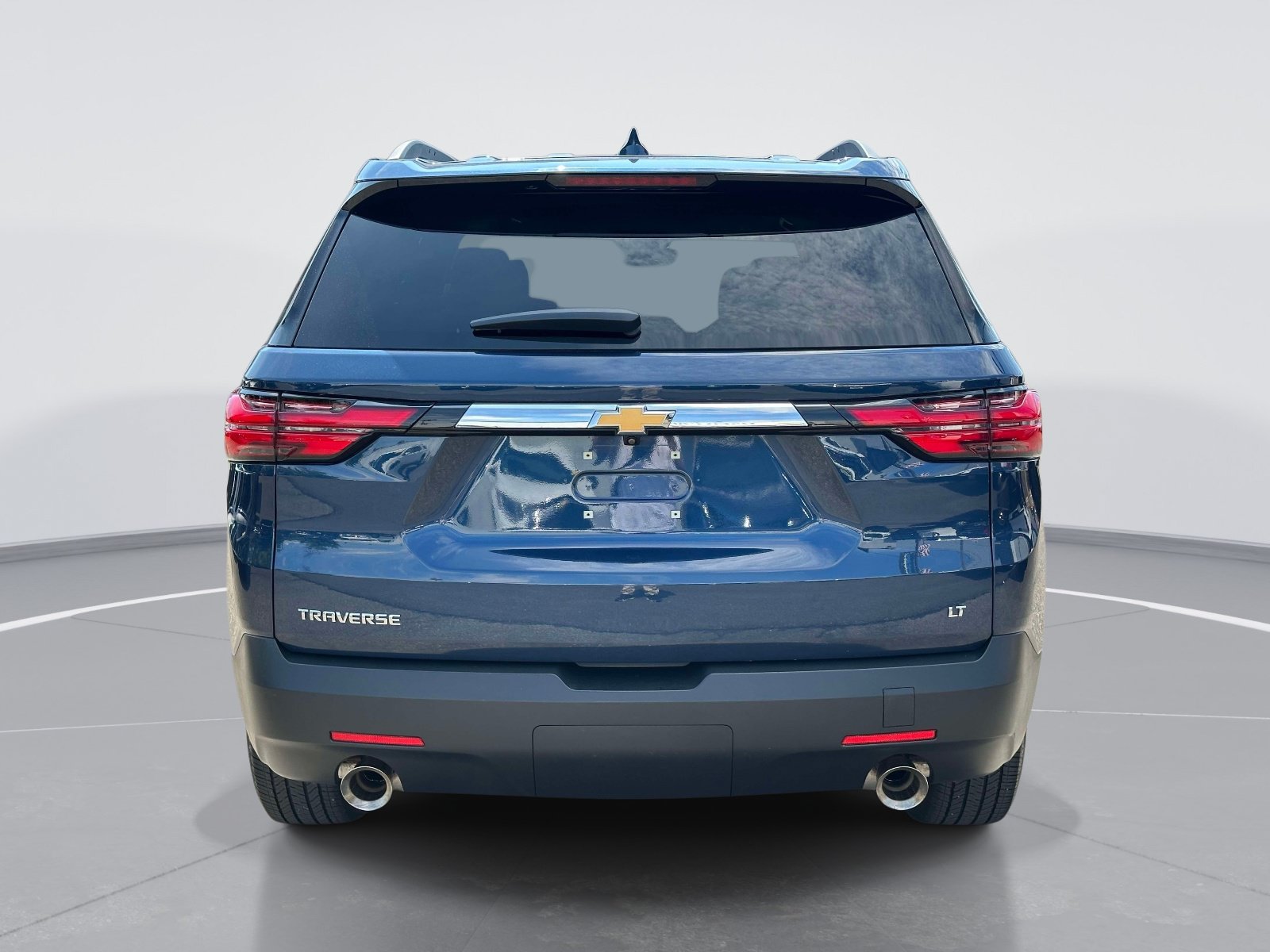 Used 2023 Chevrolet Traverse LT FWD image 4