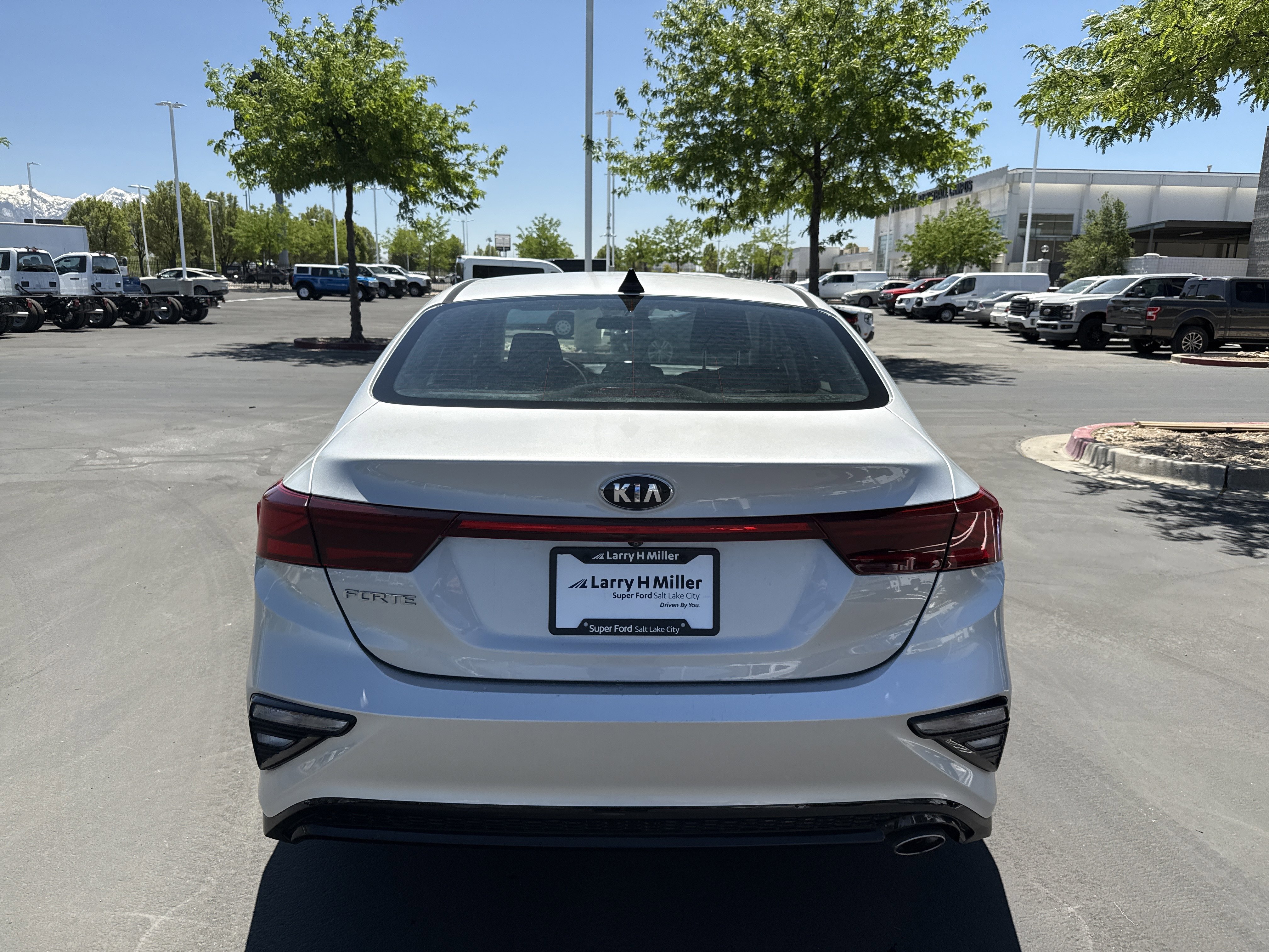 Used 2019 Kia Forte LXS FWD image 4