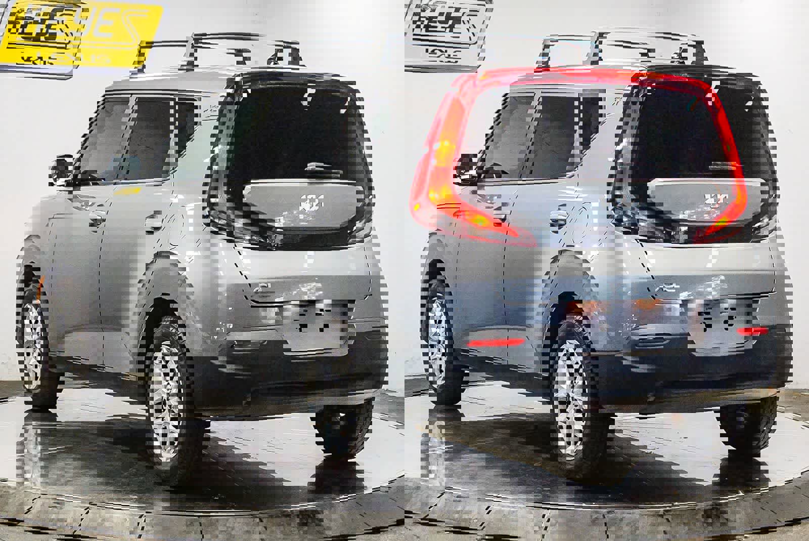 Used 2022 Kia Soul LX w/ Technology Package image 2