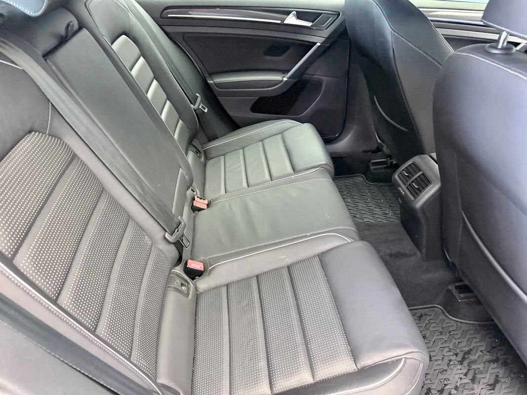 Used 2019 Volkswagen Golf R 4-Door AWD/4WD image 13