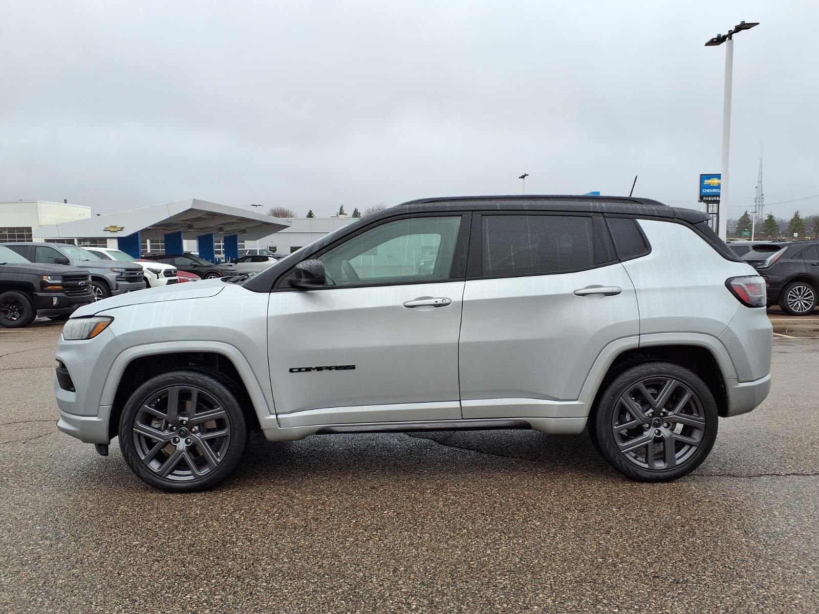 Used 2025 Jeep Compass Limited w/ High Altitude Package AWD/4WD image 8