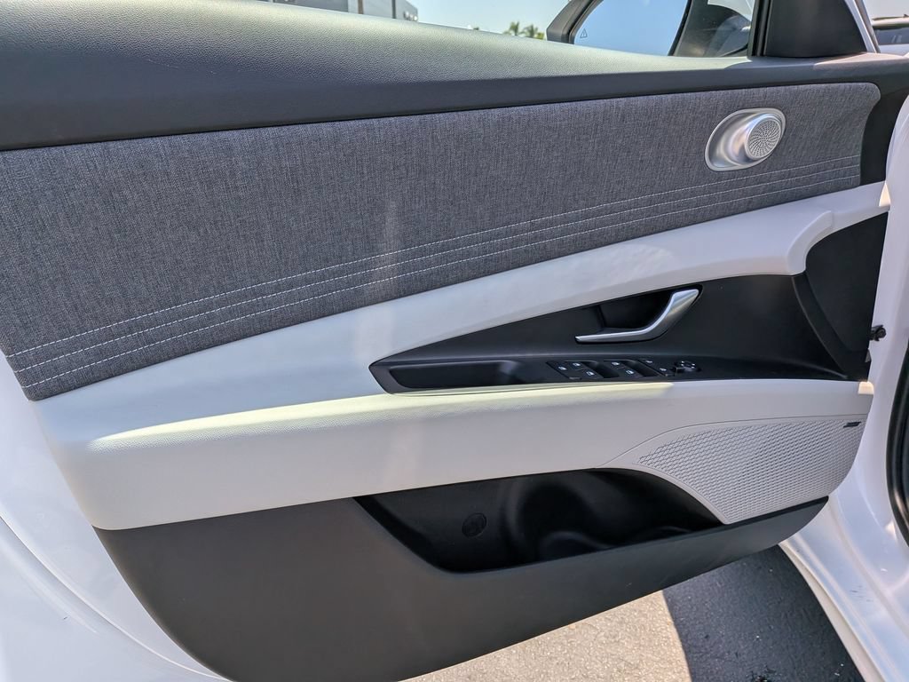 Certified 2026 Hyundai Elantra Limited FWD image 12