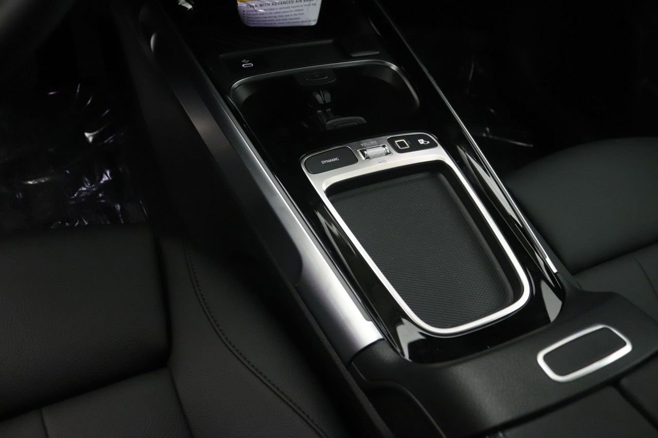 New 2026 Mercedes-Benz GLB 250 image 7