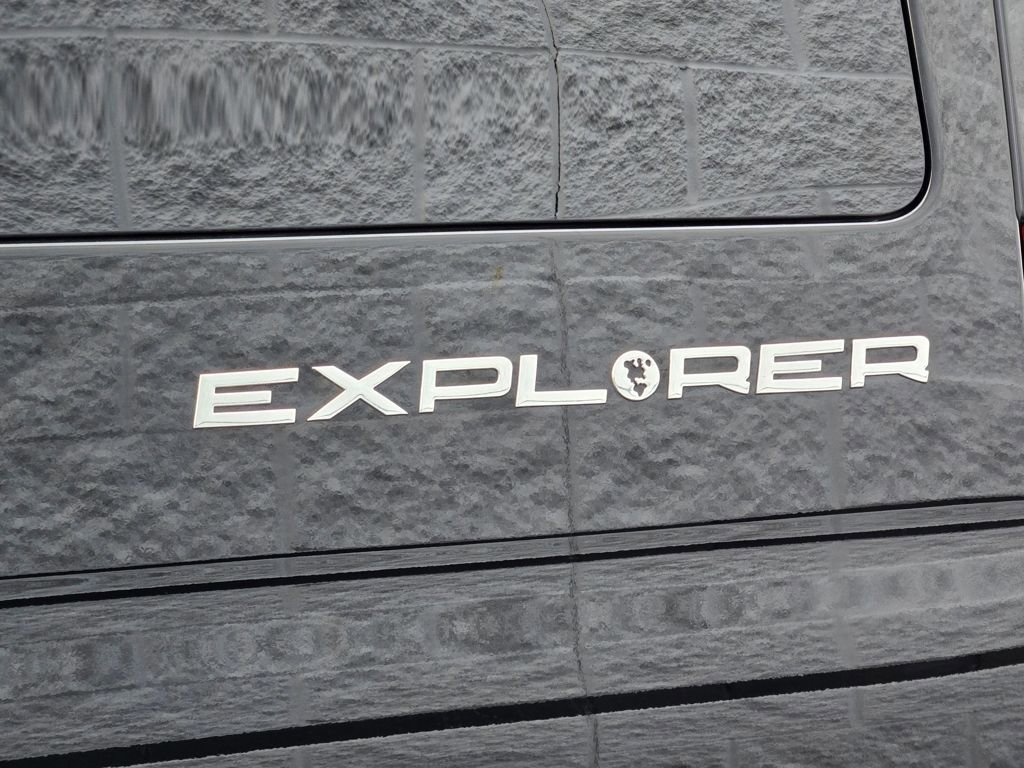 Used 2024 Mercedes-Benz Sprinter 2500 image 22