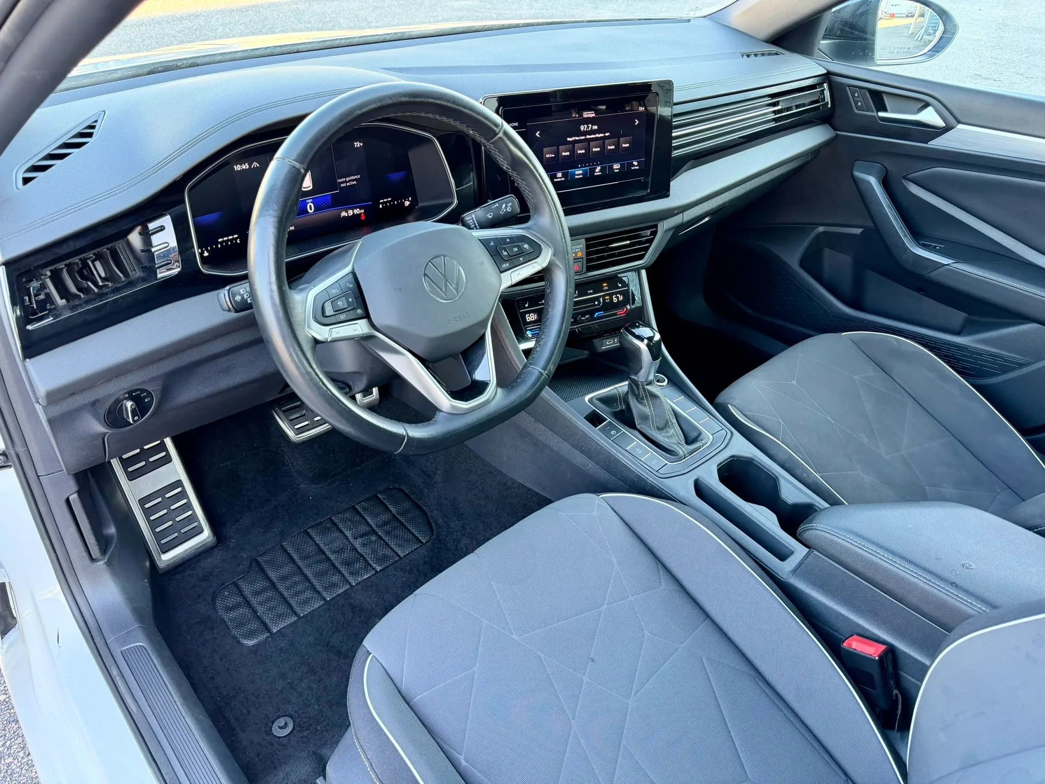 Used 2025 Volkswagen Jetta Sport image 19