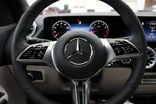 New 2025 Mercedes-Benz GLA 250 4MATIC image 23