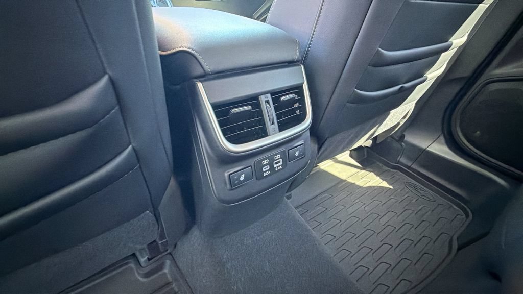 Used 2025 Subaru Outback Limited XT AWD/4WD image 17