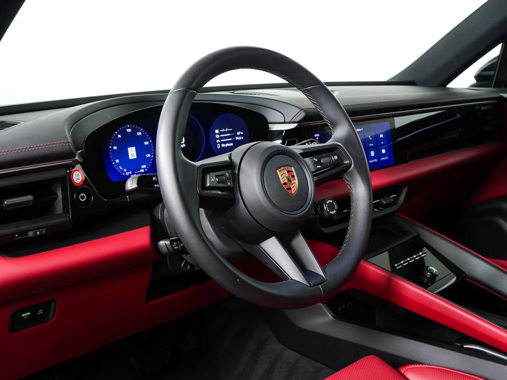 Certified 2025 Porsche Macan 4 Electric AWD/4WD image 4