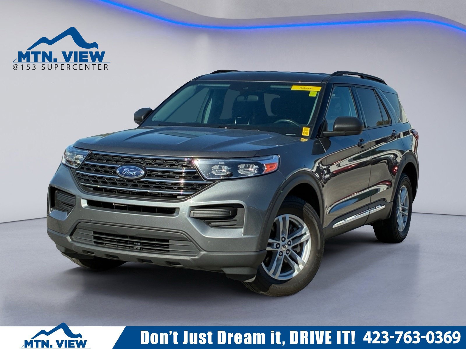 Used 2023 Ford Explorer XLT AWD/4WD image 1