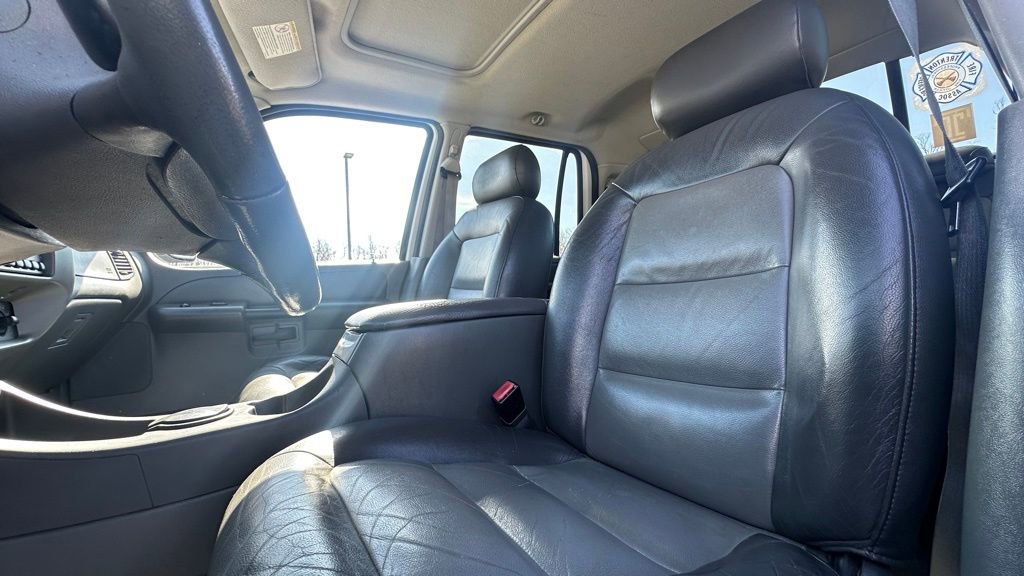 Used 2004 Ford Explorer Sport Trac 4x4 image 7